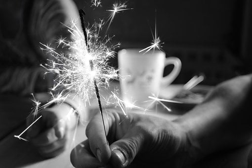 sparkler-2898193__340